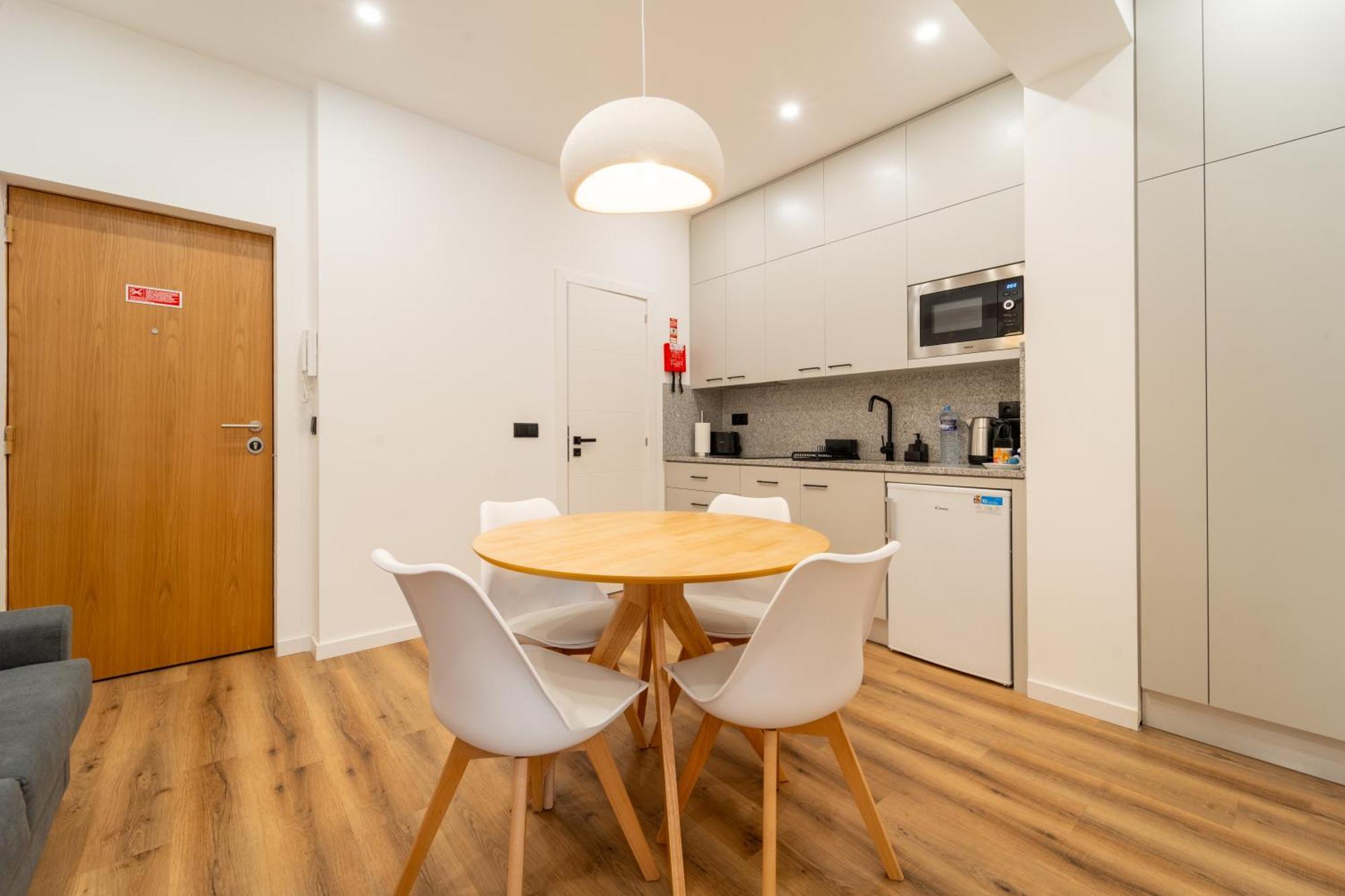 Casa Flores - 2 Bedroom, Lift, Ac, Car Parking - Extra Porto Exterior photo